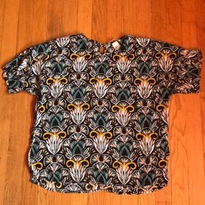 I’m selling this funky shirt!!